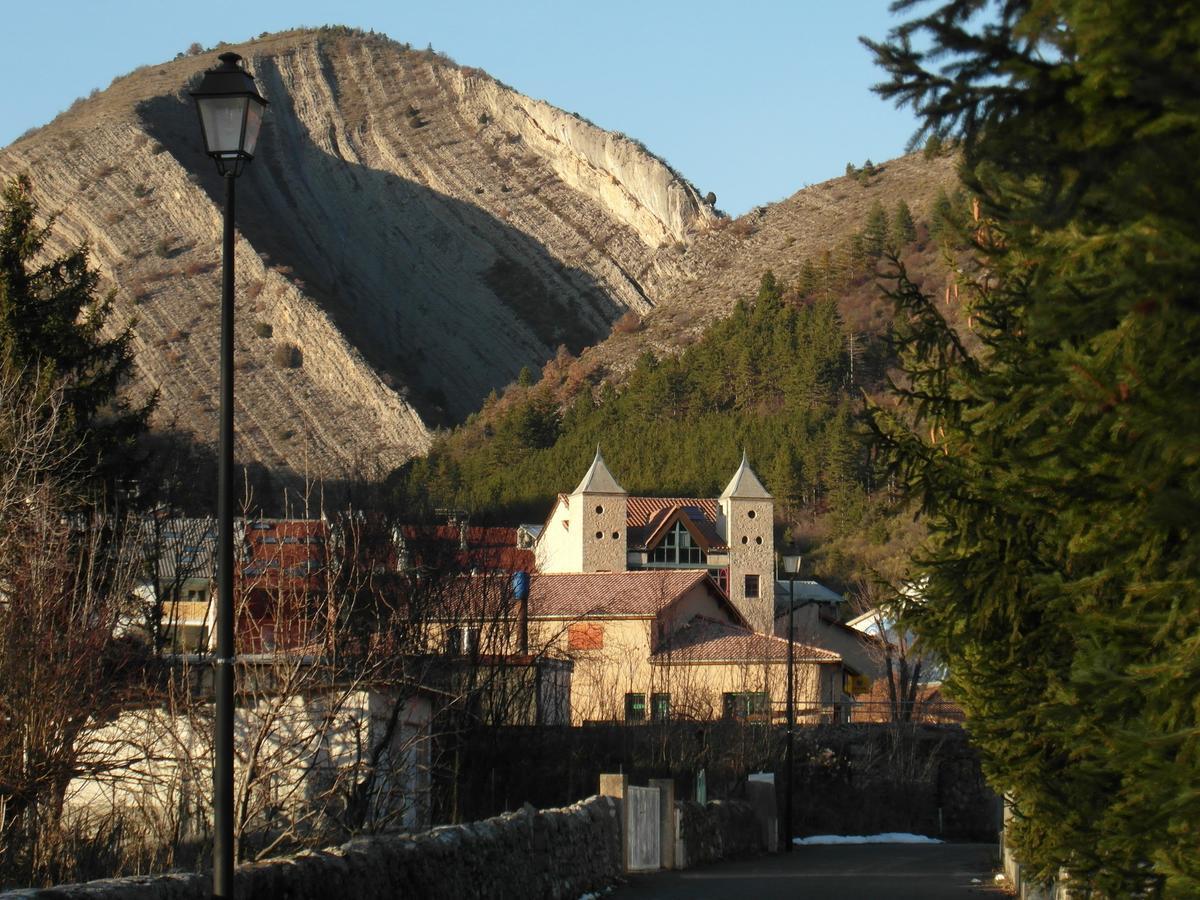 Veynes Au Vieux Tilleul Bed & Breakfast エクステリア 写真